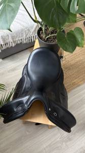 Sella da dressage Devoucoux  17.5