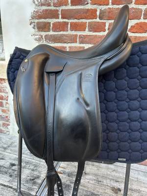 Sella da dressage Devoucoux  17.5