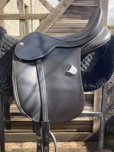 Sella da dressage Bates  16