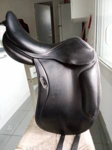 Sella da dressage CWD  17.5