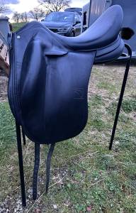 Sella da dressage Childeric  17.5
