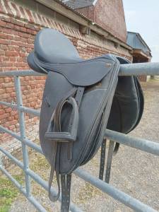 Sella da dressage Eric Thomas  17.5