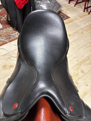 Sella da dressage Thorowgood   17.5