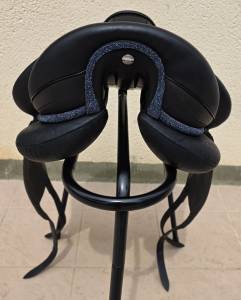 Sella da dressage Devoucoux  17.5