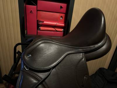 Sella da dressage Ikonic  17