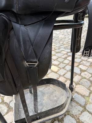 Sella da dressage Allures Saumur 17