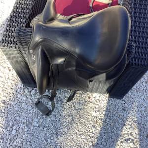Sella da dressage Devoucoux  17.5