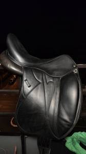 Sella da dressage Devoucoux  17.5