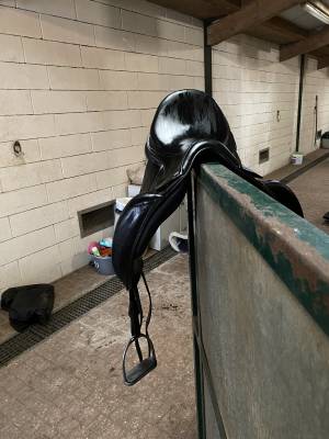 Sella da dressage Equipe  17.5