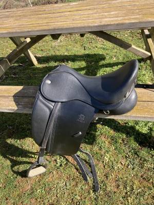 Sella da dressage Fairfax  16.5