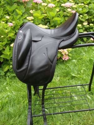 Sella da dressage Devoucoux  17.5