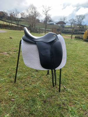 Sella da dressage Eric Thomas  17.5