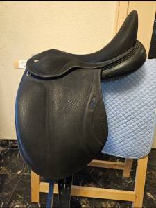 Sella da dressage Ikonic  17.5