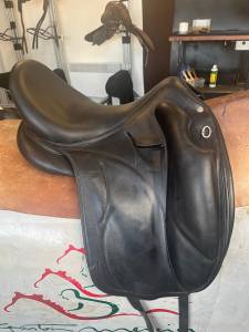 Sella da dressage Devoucoux  17.5