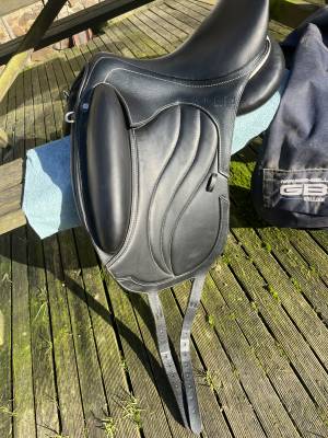 Sella da dressage GBS  17