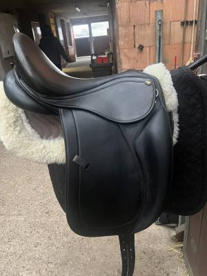 Sella da dressage Eric Thomas  17.5