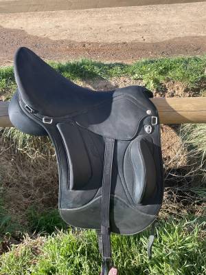 Sella da dressage Wintec  17.5