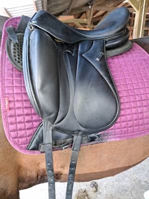 Sella da dressage Devoucoux  18