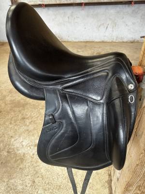 Sella da dressage CWD  17.5