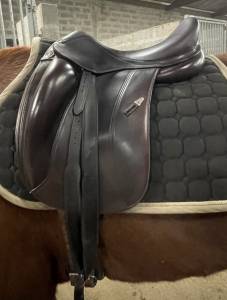 Sella da dressage Equipe  17
