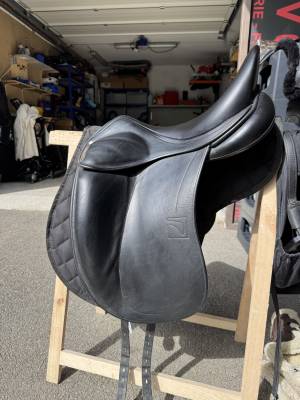 Sella da dressage Childeric  17