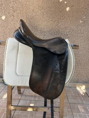 Sella da dressage Bates  17