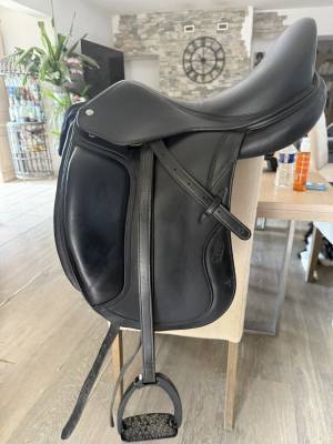 Sella da dressage CWD SE08 17.5