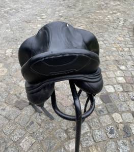 Sella da dressage Erreplus Impulse  17.5