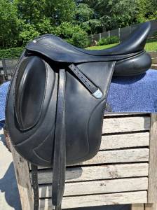 Sella da dressage Bates  17