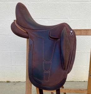 Sella da dressage Devoucoux  17.5