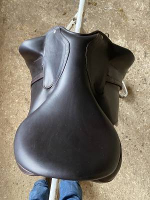 Sella da dressage Childeric  17.5