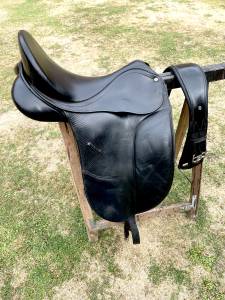 Sella da dressage Bates  17.5