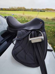 Sella da dressage Eric Thomas  17.5