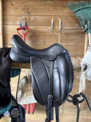 Sella da dressage Forestier  17.5