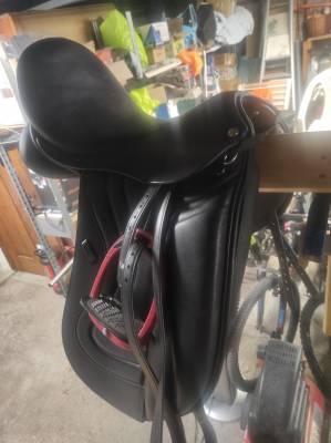 Sella da dressage Eric Thomas  17.5