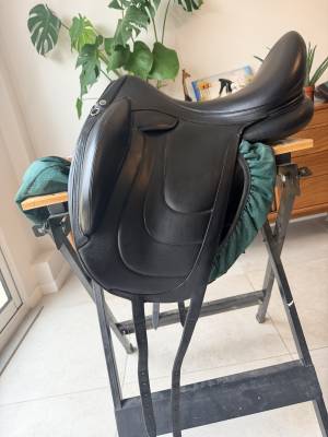 Sella da dressage Devoucoux  17.5