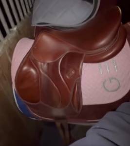 Sella da salto ostacoli Devoucoux  17.5