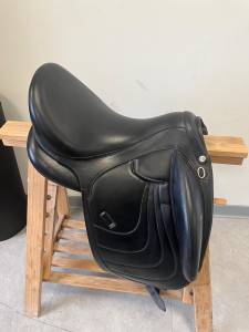 Sella da dressage Devoucoux  17.5