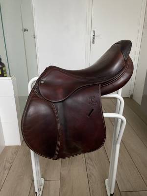 Sella da salto ostacoli Antarès Altaïr 17