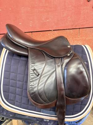 Sella da salto ostacoli Devoucoux  17.5