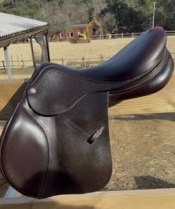 Sella da salto ostacoli Equipe  17.5