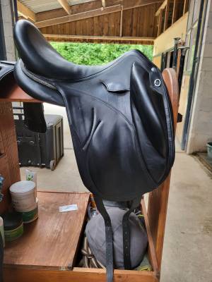 Sella da dressage Devoucoux  18