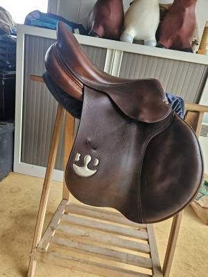 Sella da salto ostacoli Delgrange  17.5