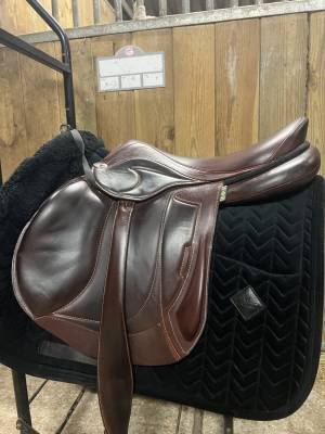 Sella da salto ostacoli Devoucoux  17.5