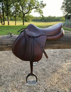 Sella da salto ostacoli Devoucoux  17.5