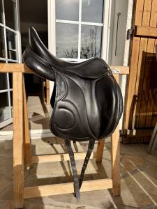 Sella da dressage Devoucoux  18