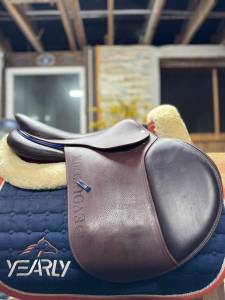 Sella da salto ostacoli Devoucoux  17.5