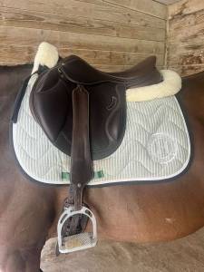 Sella da salto ostacoli Eric Thomas  17.5