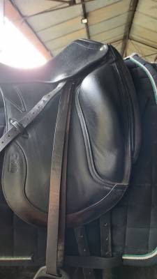 Sella da dressage CWD SE08 17.5