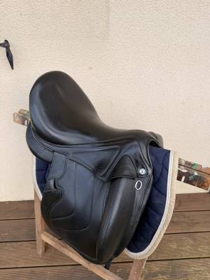 Sella da dressage CWD  17.5